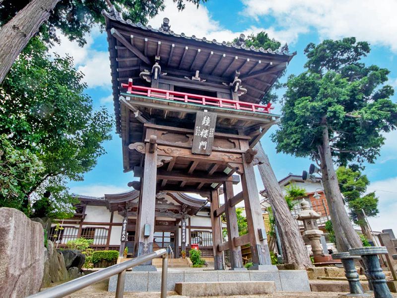 木造の山門