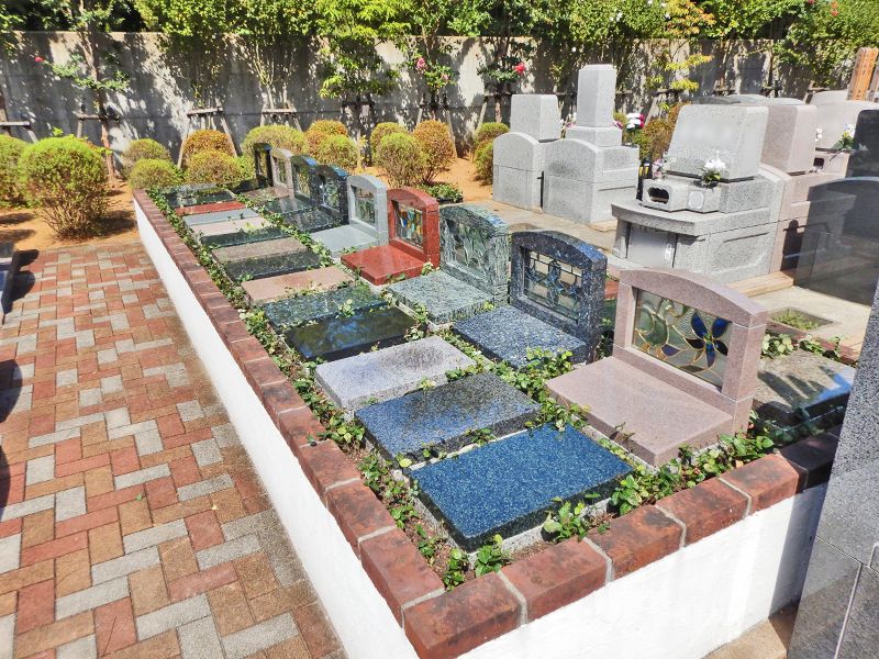 都筑まどか霊園