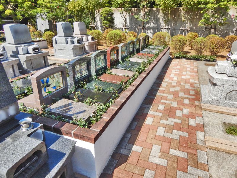 都筑まどか霊園