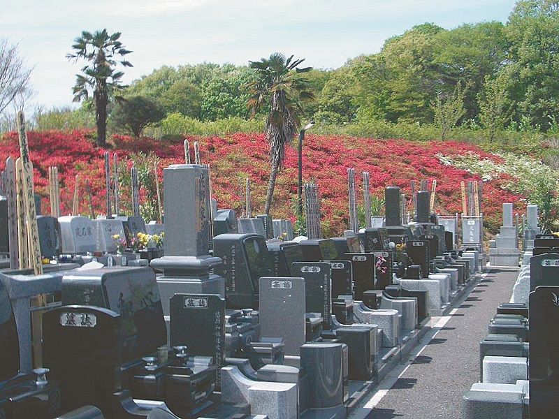 浦和東霊園　和型・洋型の墓石が建立