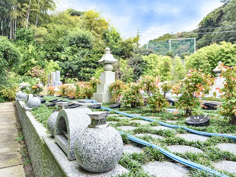 契約から５０年個別納骨、その後五輪塔へ合葬されます。