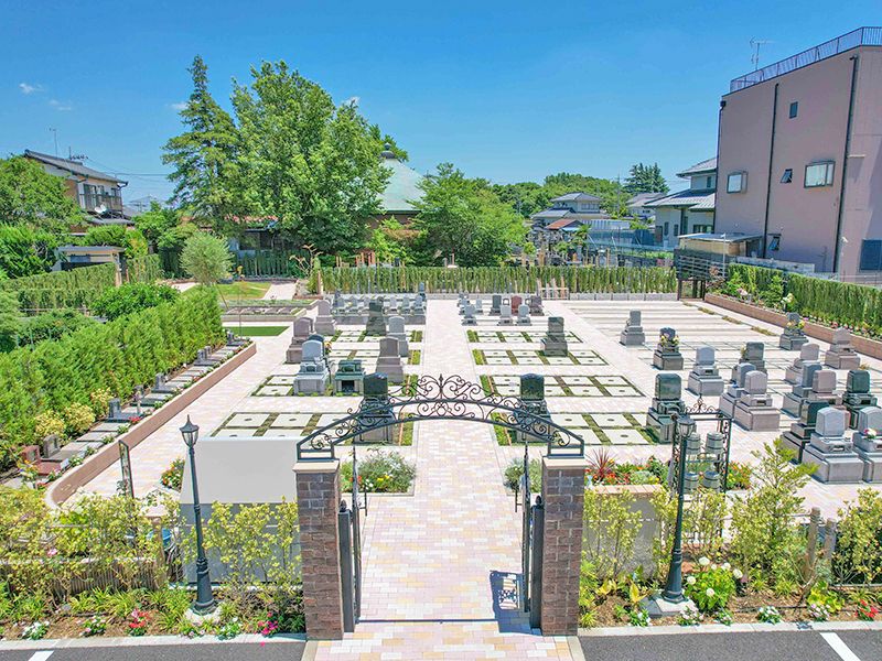 霊園正面入り口