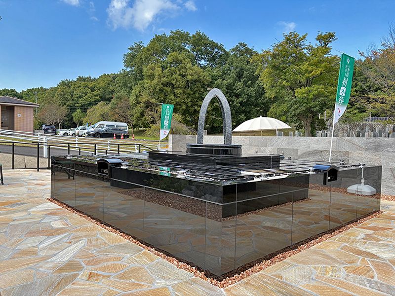 入り口側の個別供養区です（合祀墓併設）