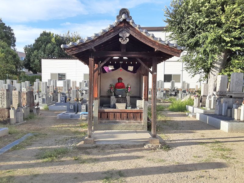 堀溝・新家墓地