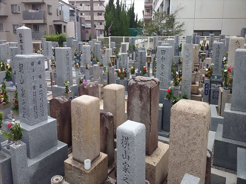 遠里小野霊園　和型墓石