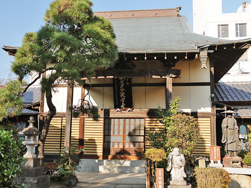 本堂外観