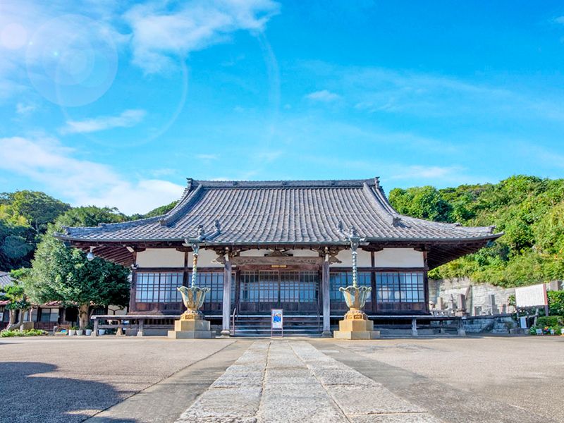 本堂正面の外観