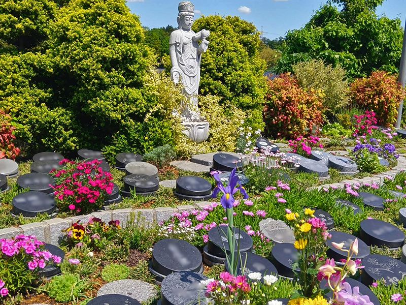 ロイヤル藤沢長後樹木葬墓地