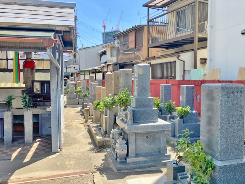 十三共同墓地