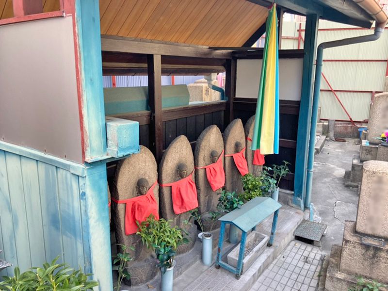 十三共同墓地