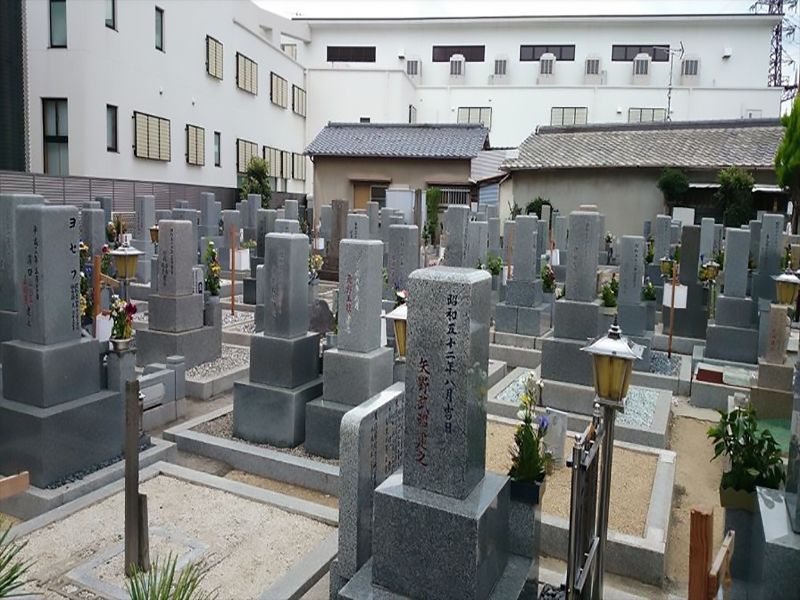 遠里小野霊園　一般墓所風景