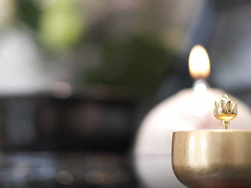 参拝ブースに常備されたデザイン仏具