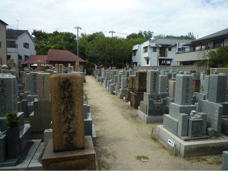 杭瀬冠頭中共同墓地